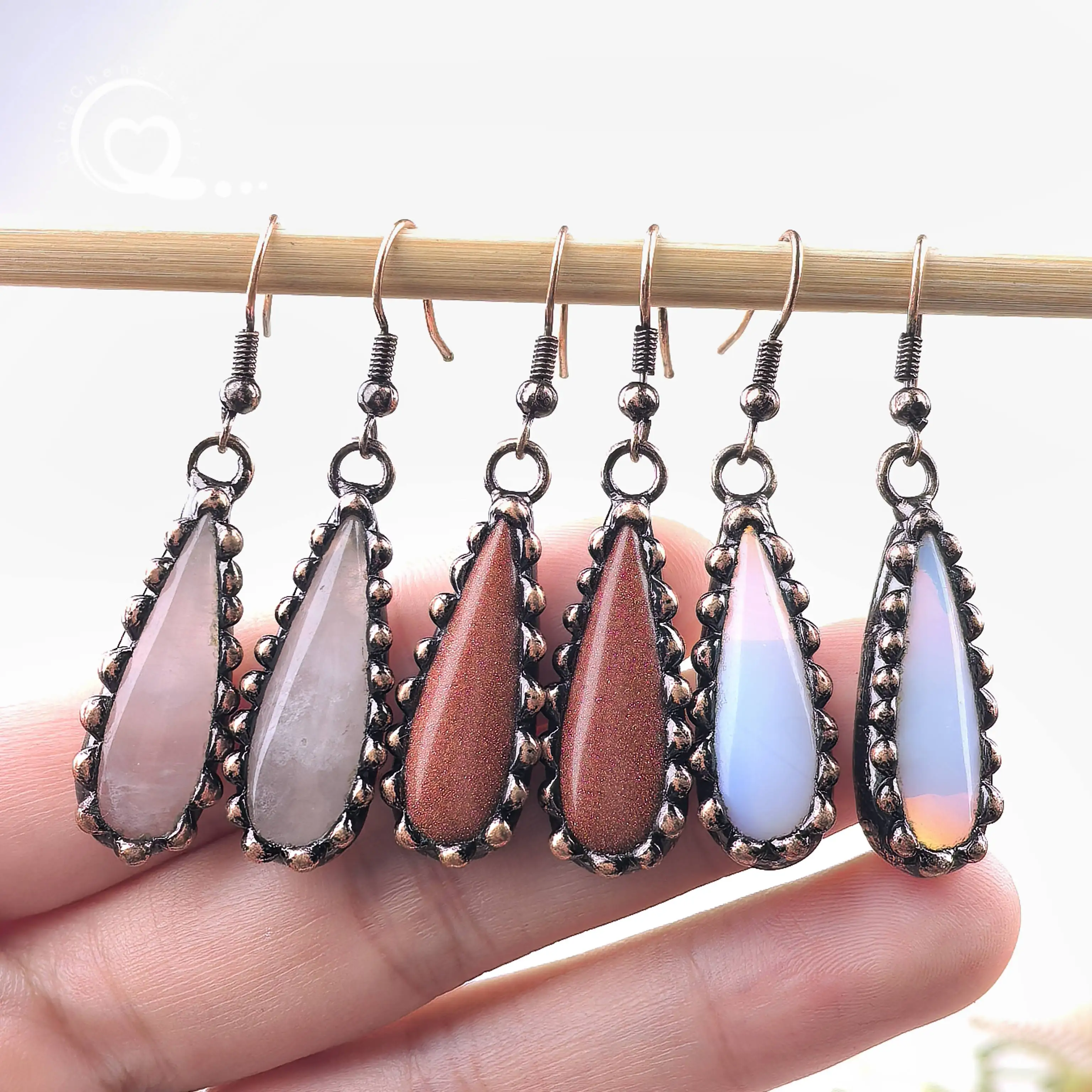 

Natural Stone Drop Antique Copper Earrings Reiki Healing Crystal Quartz Amethyst Dangle Eardrop Retro Jewelry Women Gift QC7055