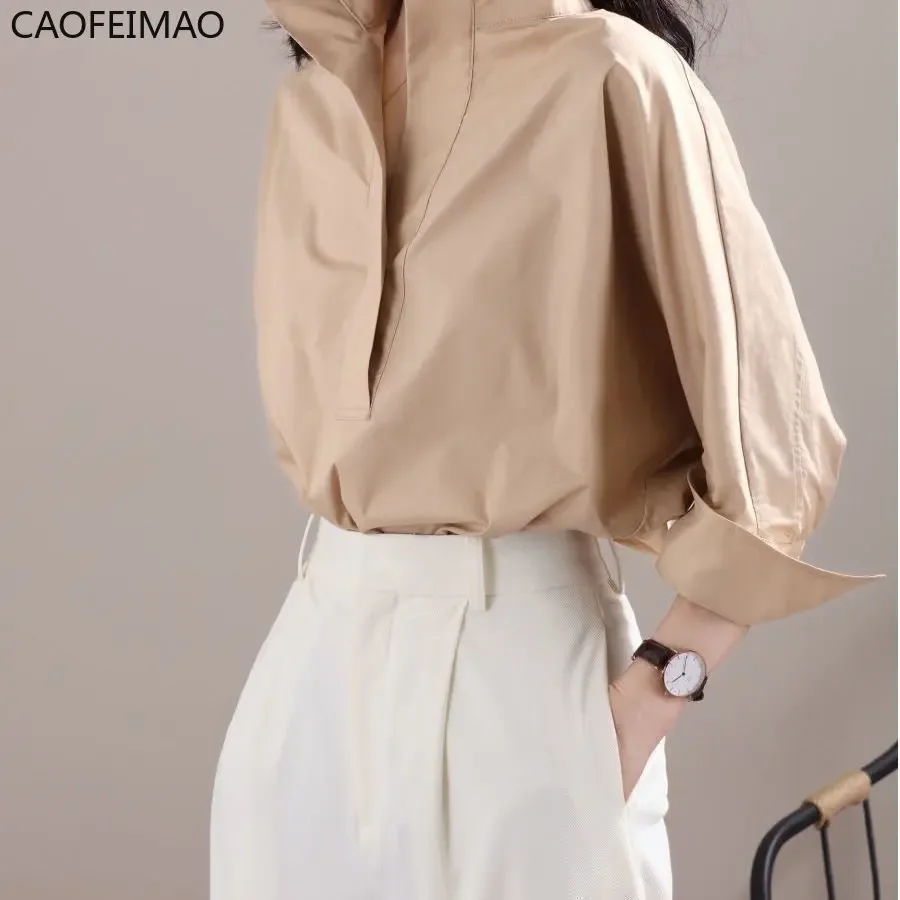 قميص نسائي جديد لخريف 2025 بأكمام ثلاثة أرباع قميص قطني أنيق بياقة واقفة بلوزة فضفاضة بيضاء للمكتب للسيدات