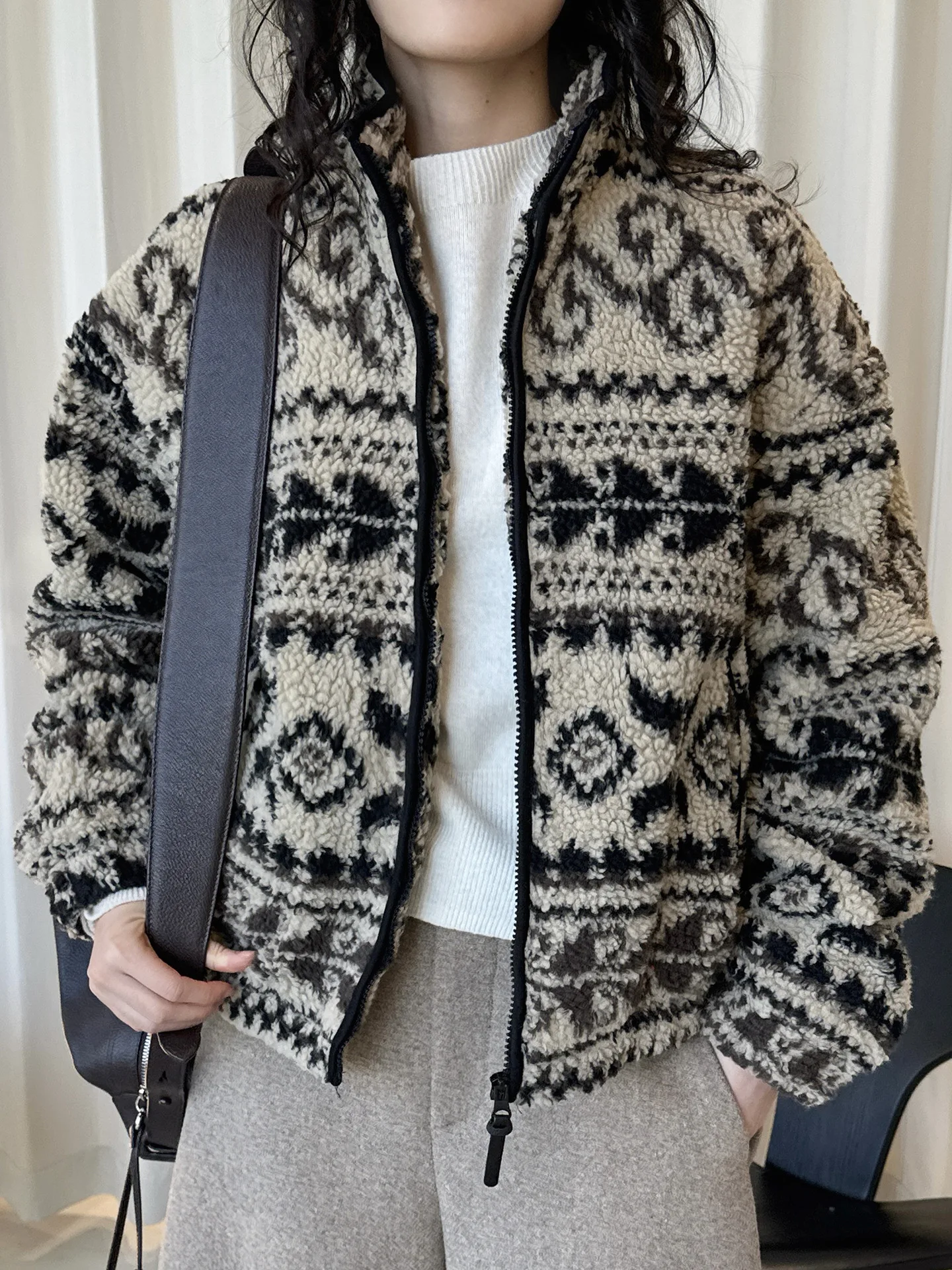 

Winter new Korean retro fashionable rolled leaf pattern jacquard lamb wool stand up collar warm plush thick coat for women