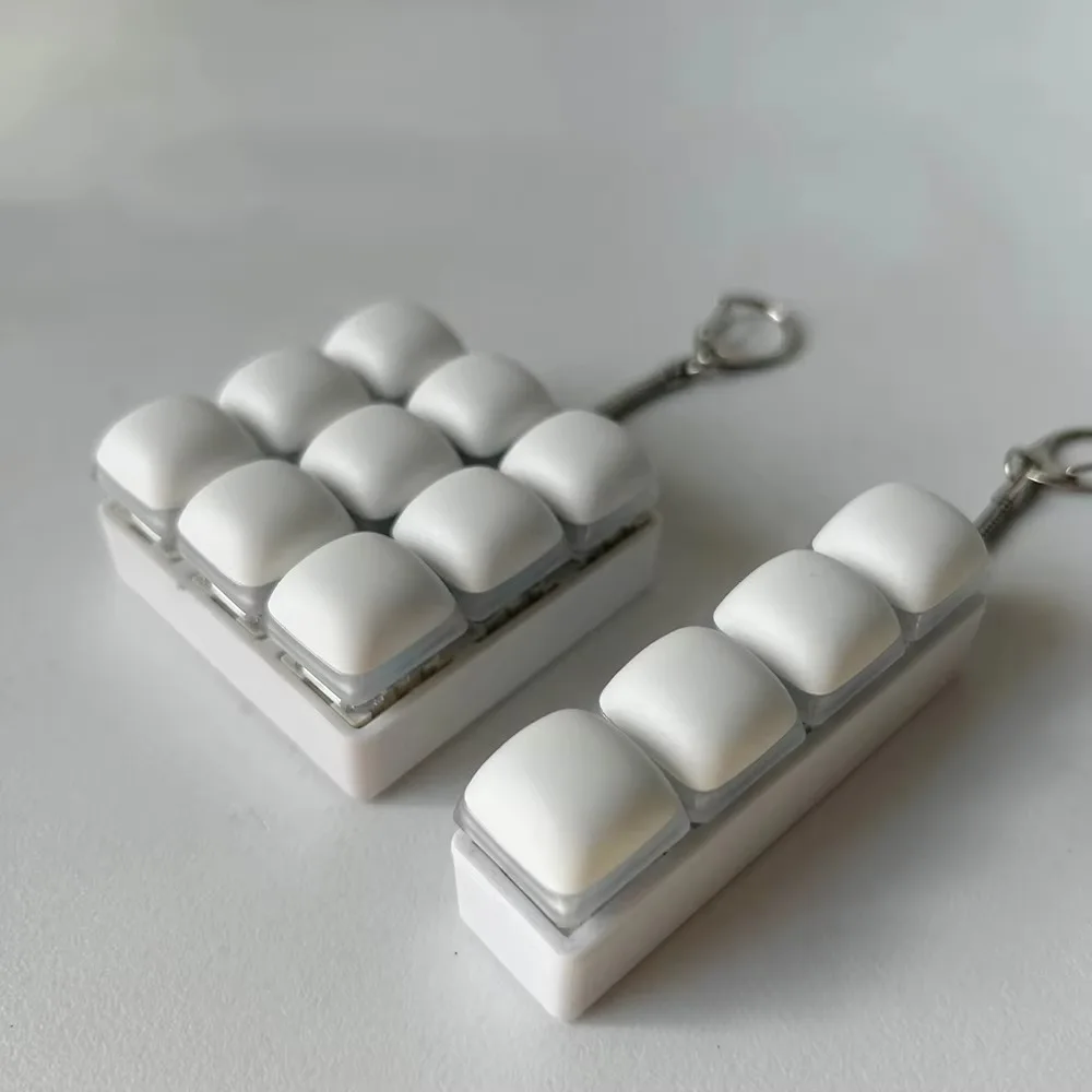 

Relaxing 3/4/9Keys Fidget Keychain Keys Button Keycap Clicker Toy Steamed Bread Relief Stress Pinch Toy Adult