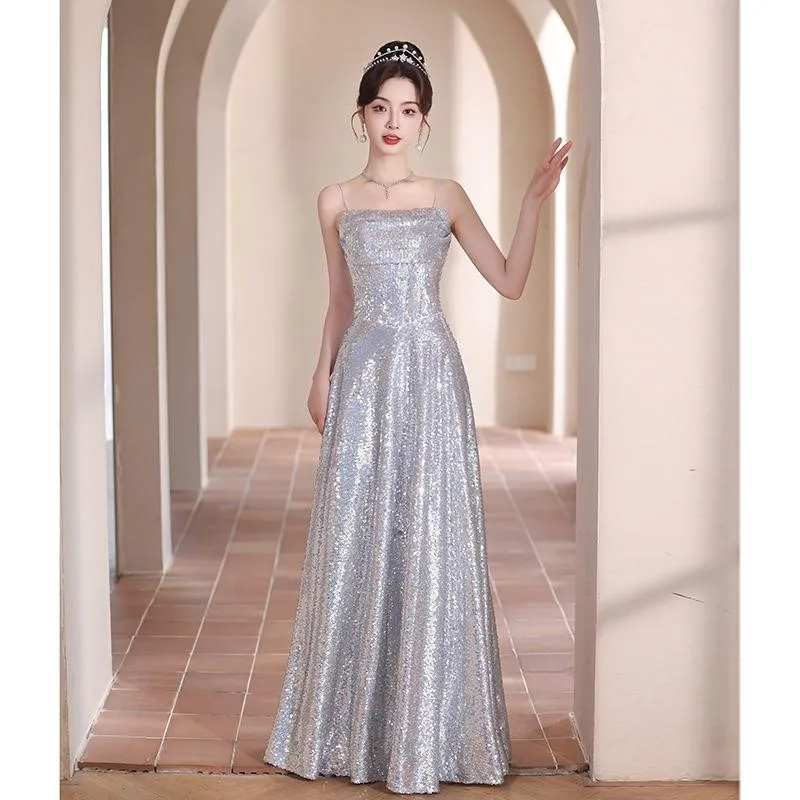 

A new sequined dress for niche and elegant performance light luxury the host's banquet