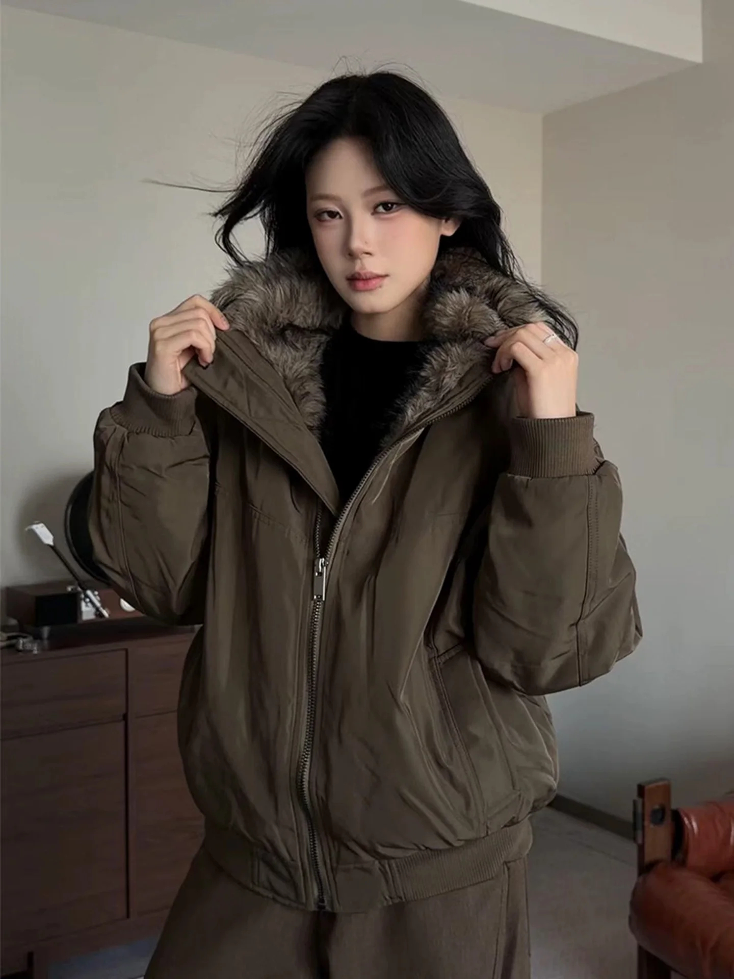 

Утепленная зимняя хлопковая куртка для мужчин, теплая, на флисовой подкладке, в стиле милитари, молодежная, модная, приталенная, на молнии