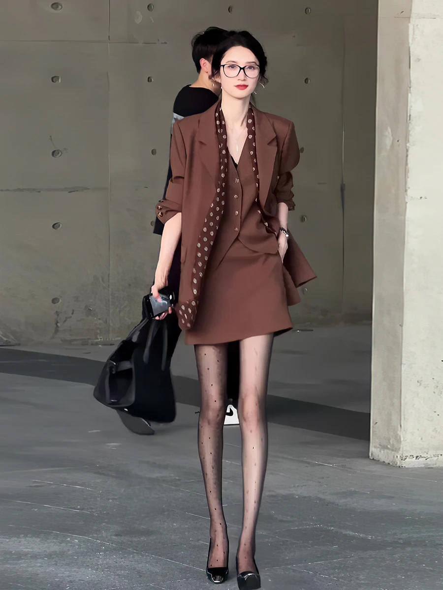 

Women's Slim Fit Three Piece Suit Set with Stripes Design No Sleeve Vest And Short Skirt Fashionable Autumn Collection