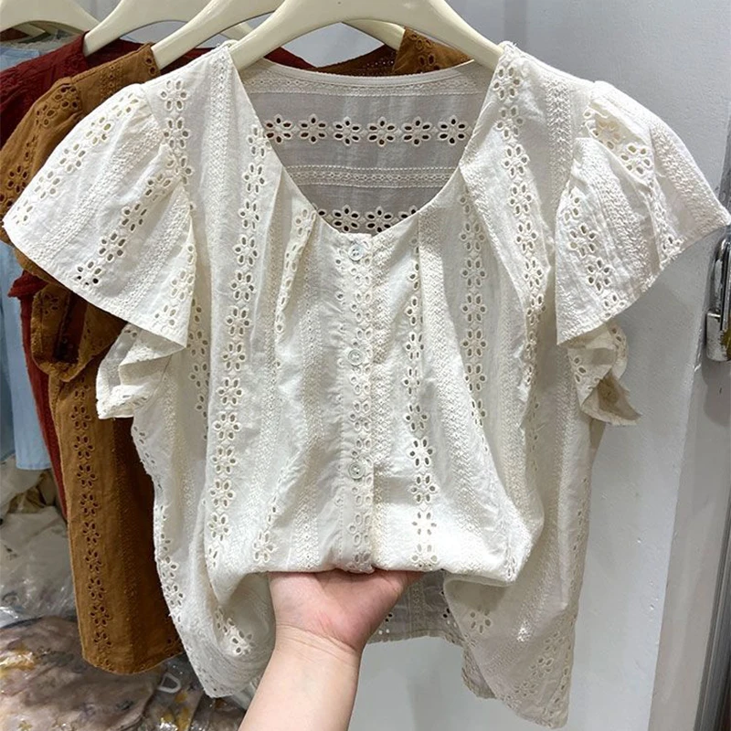 Estilo francês bordado rendas camisa feminina verão o pescoço oco para fora blusas soltas manga curta todos os jogos topos femininos 2025 novo