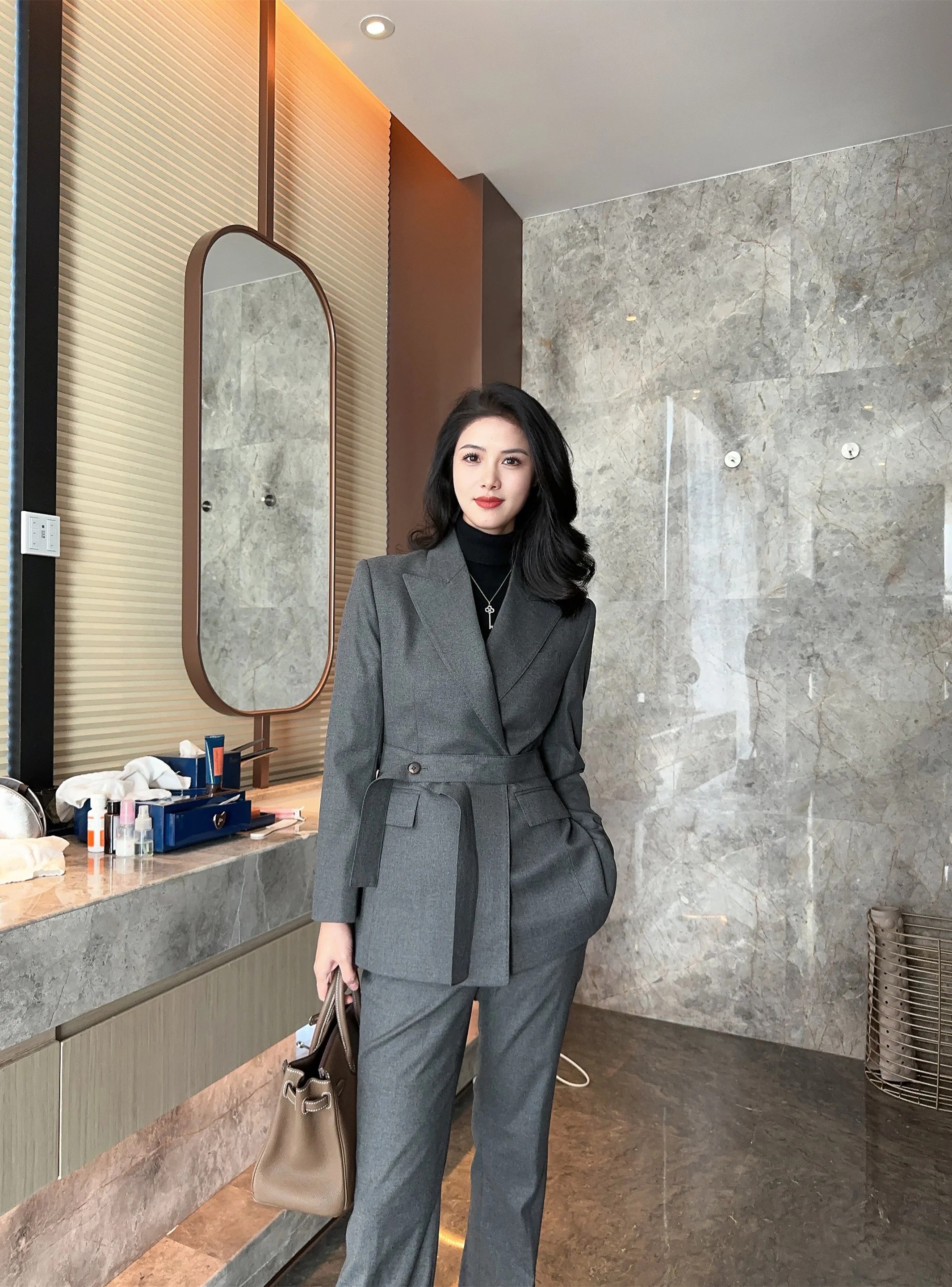 

Модный осенне-зимний бархатный костюм с широкими брюками на поясе и эффектом похудения для женщин, элегантный деловой комплект с длинными рукавами