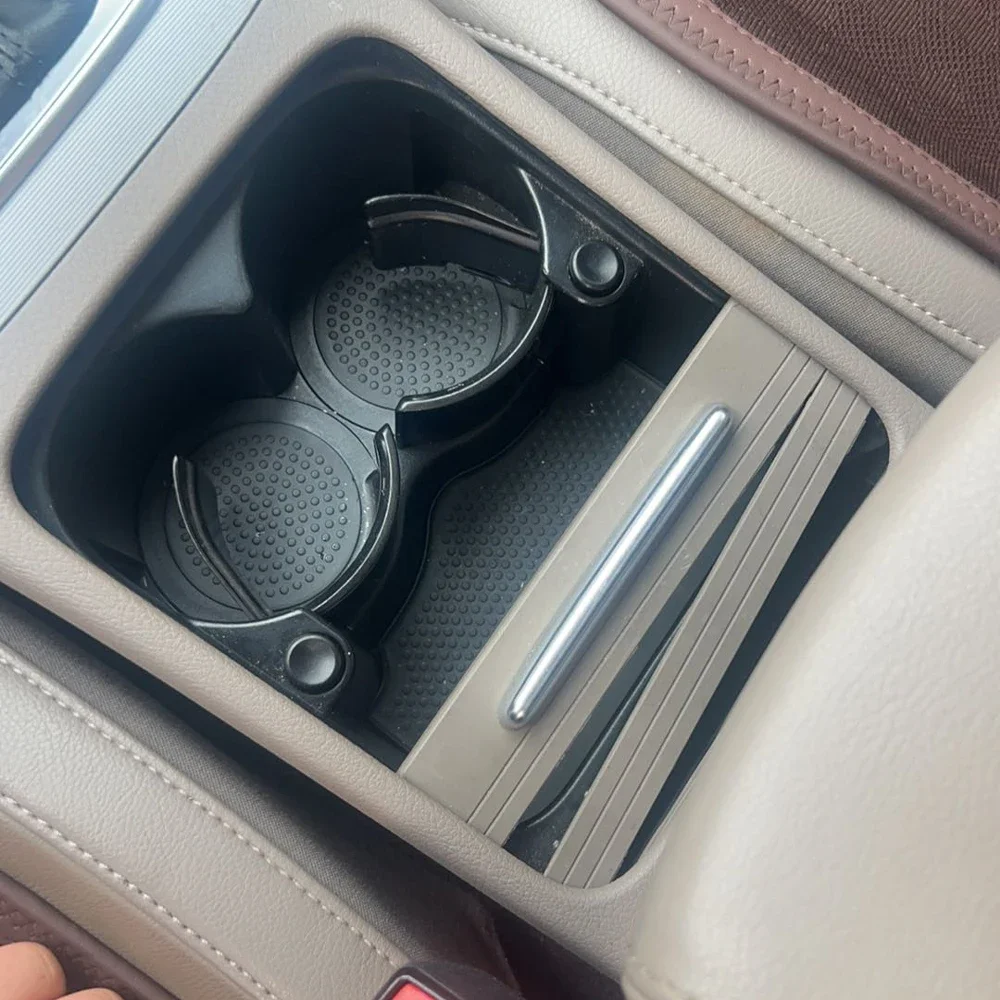 

Car Center Console Sliding Shutters Cup Holder Roller Blind Cover 3CD857503 For Volkswagen VW Magotan Passat CC B6 B7 2008-2016