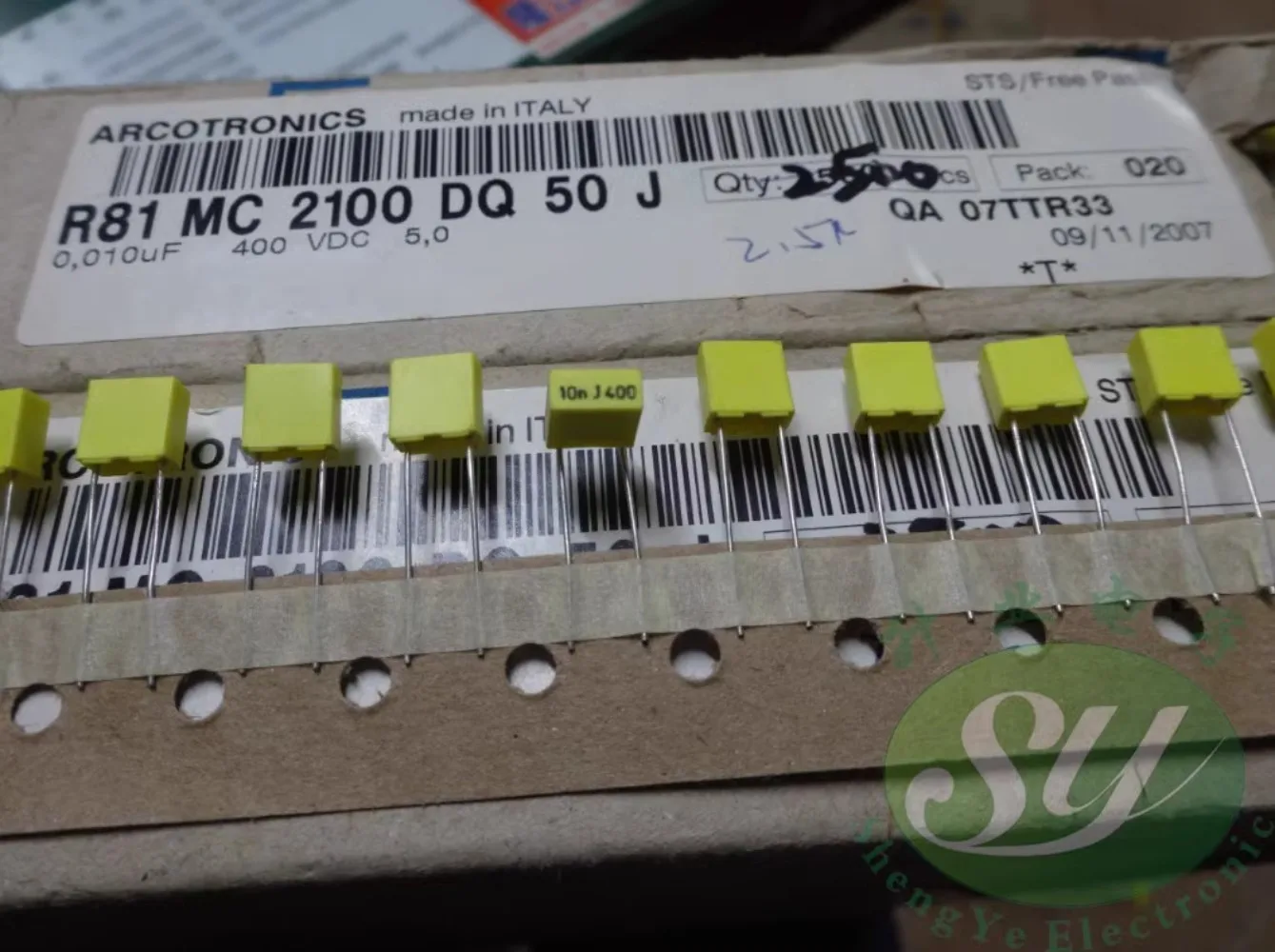 

50PCS AV R81MC2100DQ 0.01uf/400v 10nf 103 New film capacitance 5MM