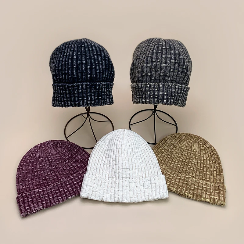 

Gradient Niche Simple Knitted Hats Autumn and Winter New Unisex Street Warm Outdoor Versatile Casual Fashion Distress Beanies