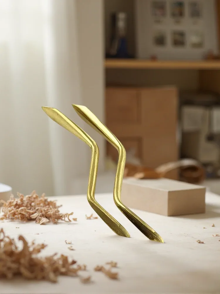 

Trumpet parts Trumpet trompette trombita trompeta A holder for connecting the whistle to the horn