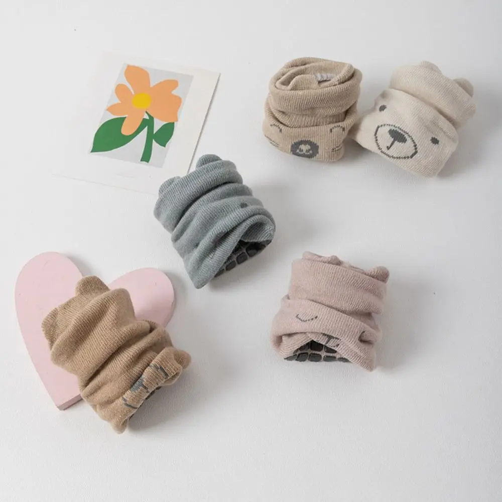 5 pares de calcetines de algodón antideslizantes con orejas de oso a la moda para otoño y primavera, calcetines de dibujos animados para niños, bonitos calcetines de tubo cortos transpirables para niños