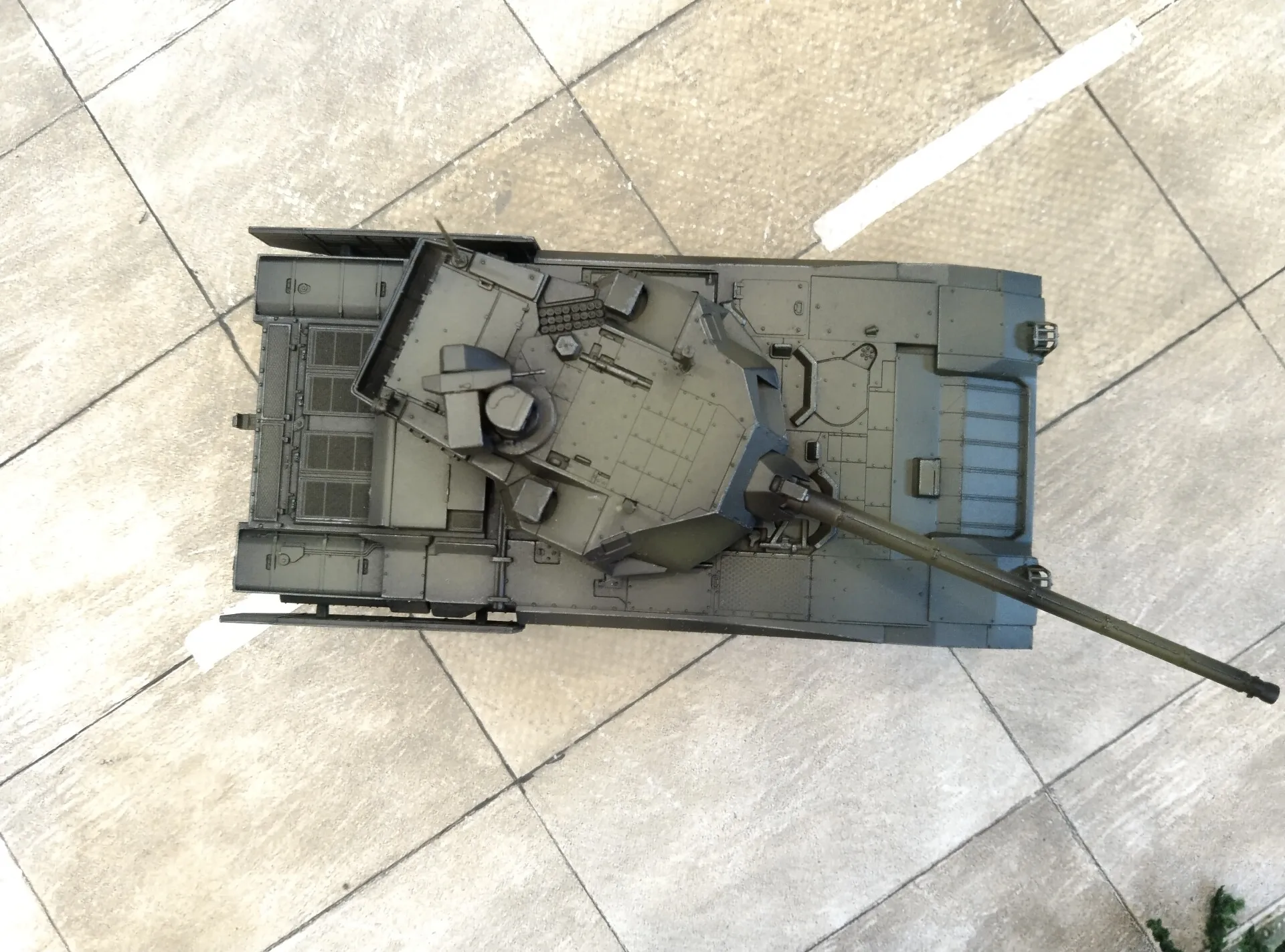 1/72 Russian Armata tank ， hand-painted finished model decorative ornament(Ships in 5-6 days)