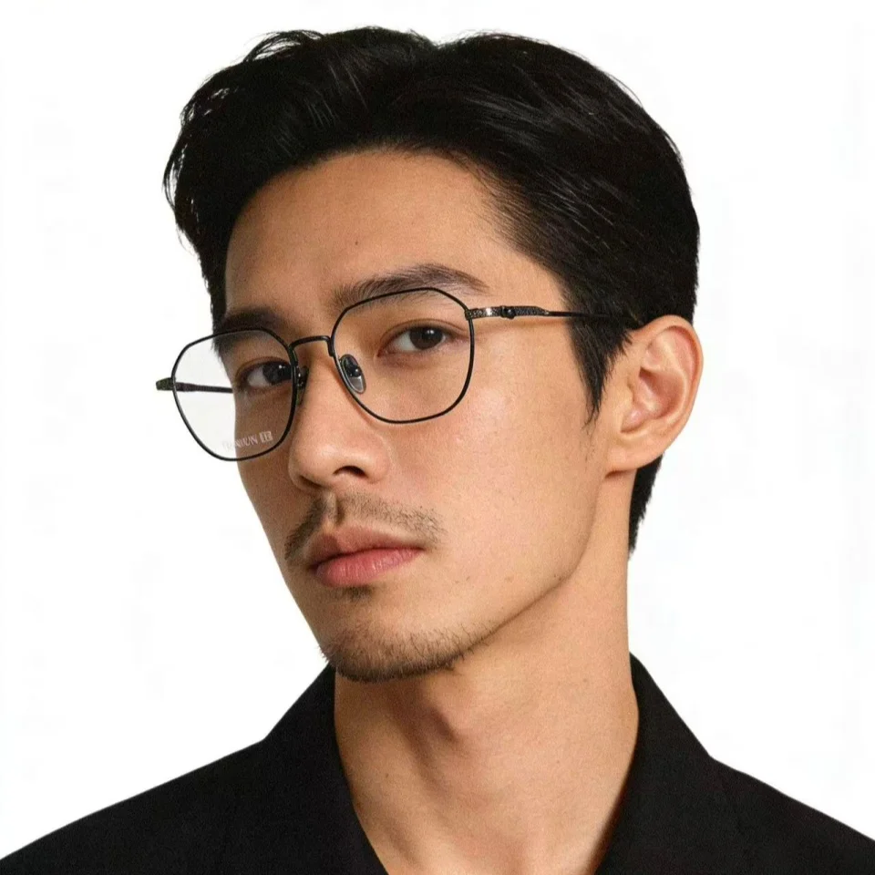 Men's Retro Fashion Titanium Alloy Round Eyeglasses Frame Simple Computer Reading Prescription Optical Myopia Women's Glasses