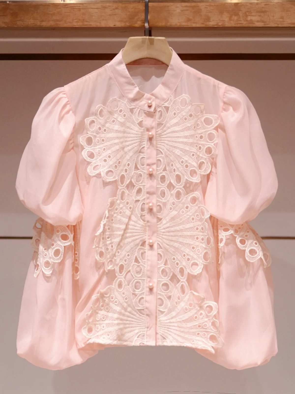 

Женская рубашка JOOva Commute с эффектом похудения, вышивкой и вырезами, розовая, прямого кроя, с длинными рукавами, на пуговицах