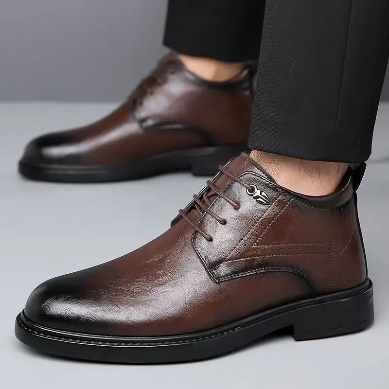 

Men Real Leather Pointed Toe Ankle Snow Boots Winter New Soft sole Non slip Lace Up Plush Keep Warm British Style Casual shoes