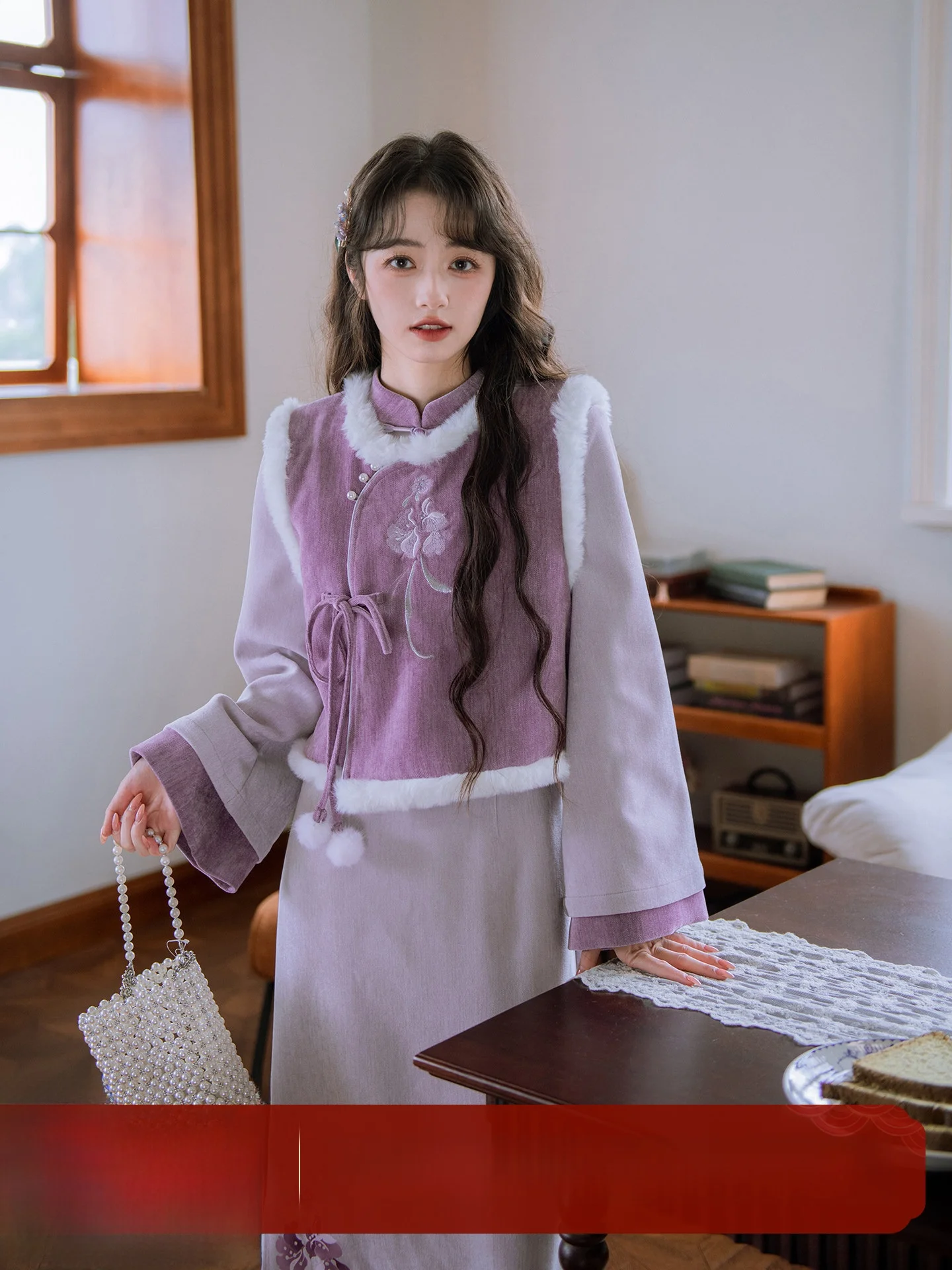 

Новая коллекция 2025: Теплый длинный жилет с вышивкой в китайском стиле Iris для осени и зимы