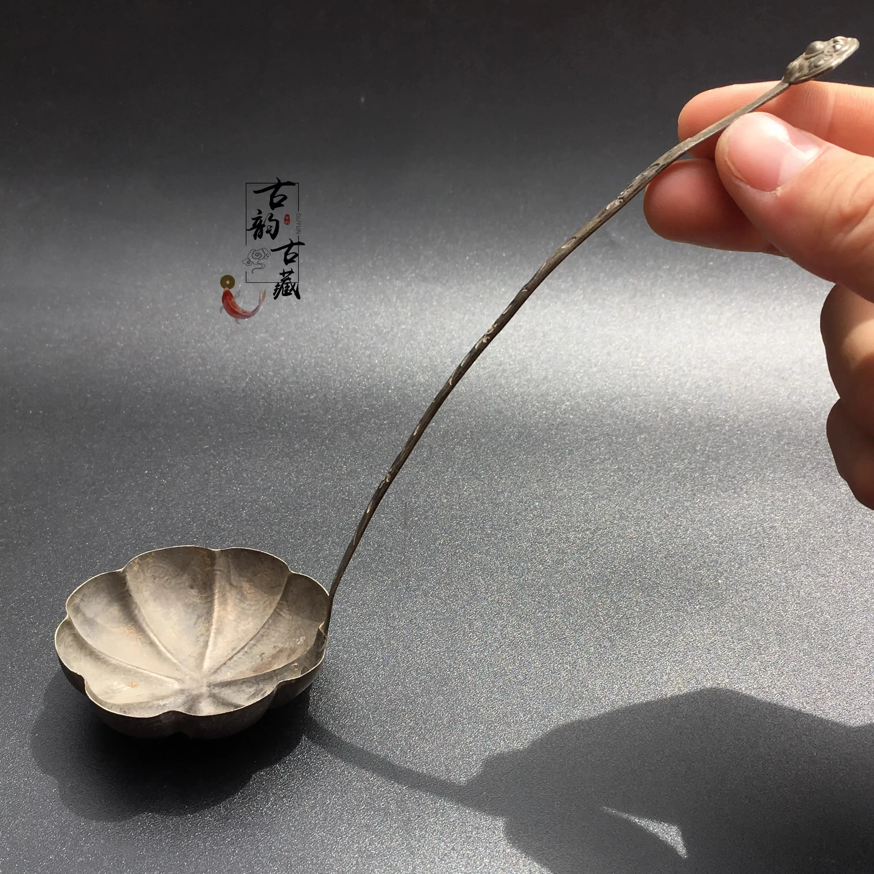 

Picture parameters Antique collection of old silverware, copper wine, hanging wine, wine, pickup, household wine, spoon antiques