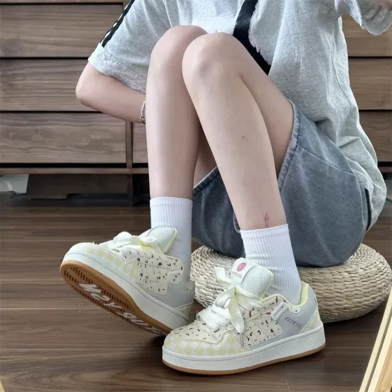 

Kids Children Korean Style Cranberry Color Unique Skate Shoes Fall New Casual Sports Bread Shoes Platform Comfort Lightweight