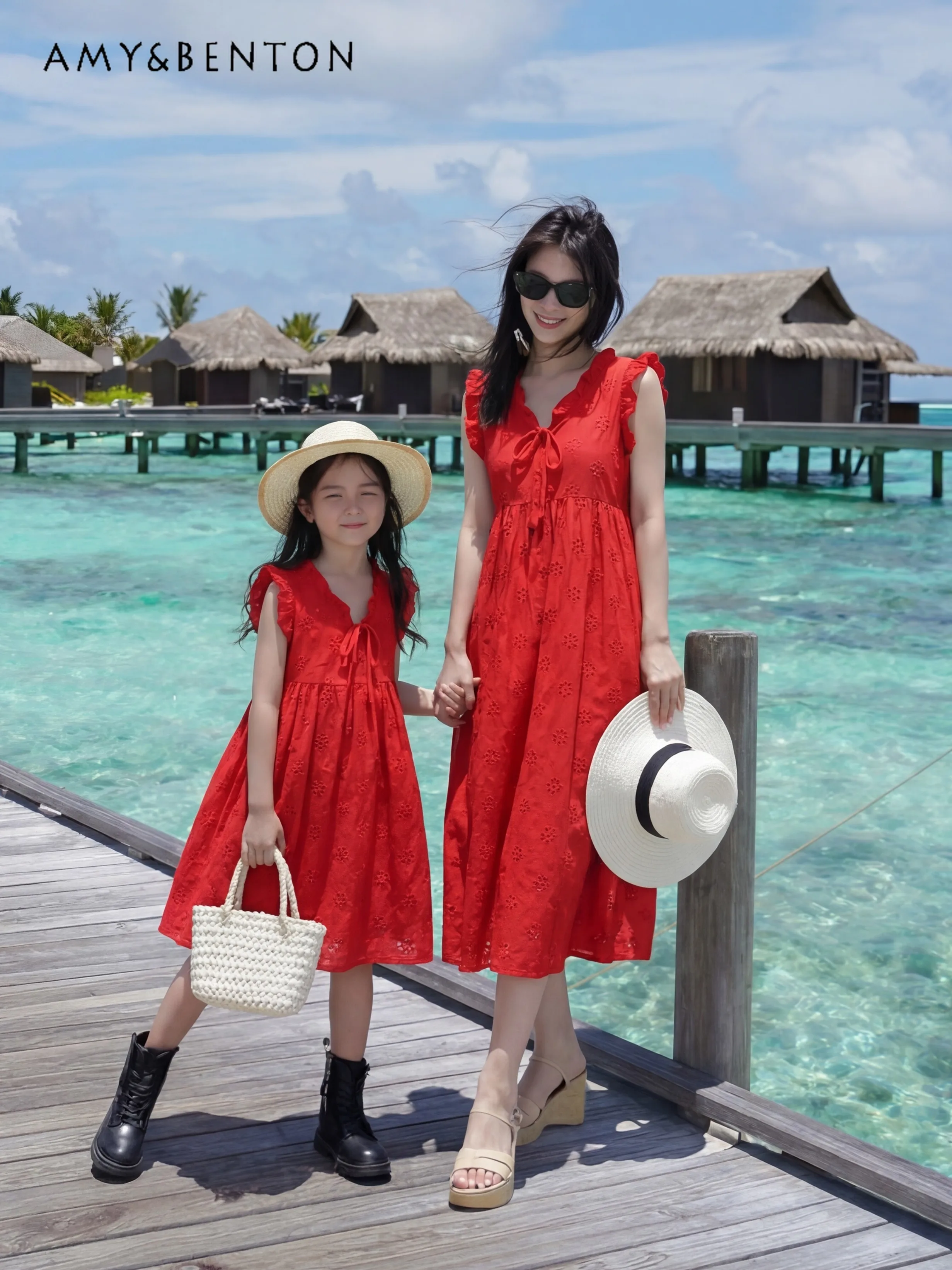 

2026 New Summer High End Red Beach Vacation Seaside Holiday Dress Mother Daughter Family Matching Outfit Sleeveless V-neck Dress
