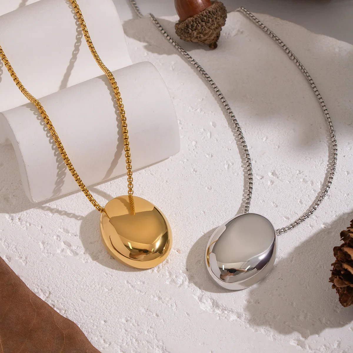 

Trendy Long Chains Stainless Steel Ball Pendant Necklace for Women Elegant 18K Plated Accessories Sweater Chians Necklace