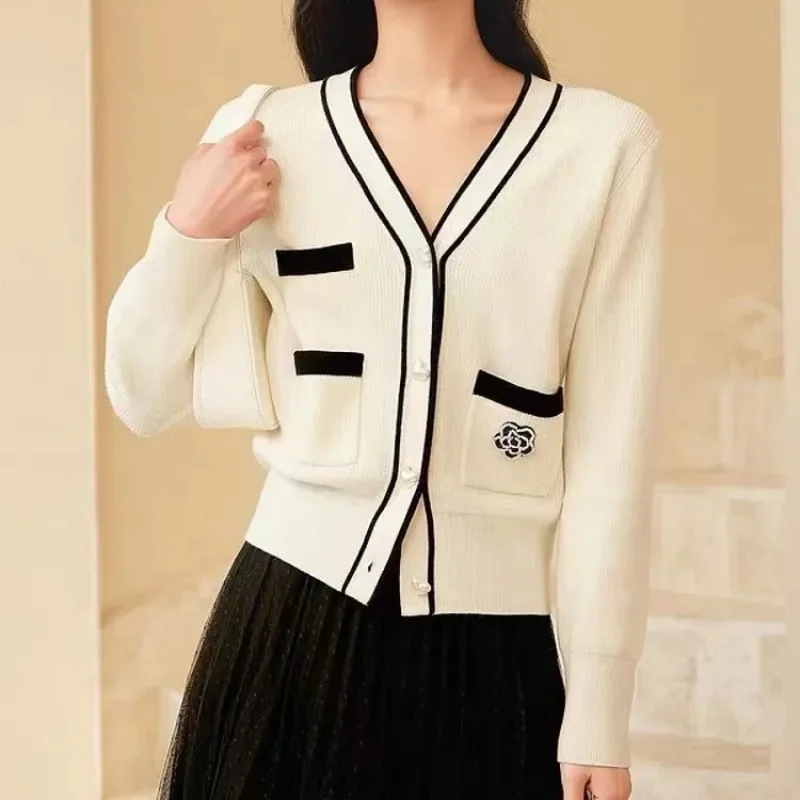 

Миниатюрный осенний женский кардиган с v-образным вырезом в корейском стиле и цветными блоками, женский вязаный кардиган с цветочным карманом, женская одежда