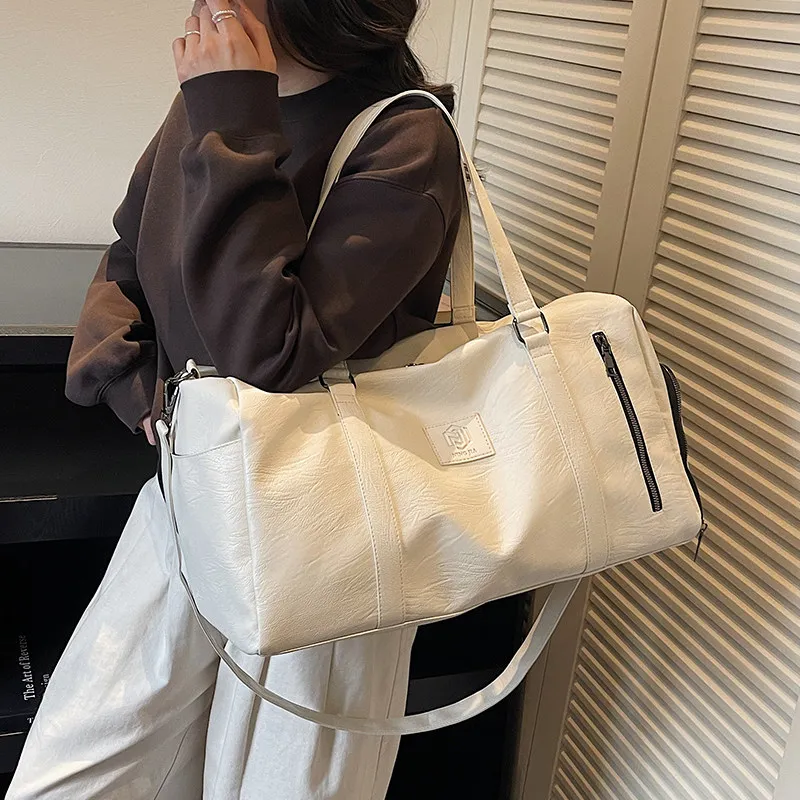 large-capacity-fitness-bag-handheld-travel-bag-shoulder-bag-carry-on-bag-outdoor-slung-bag-leisure-soft-surface-pu-material