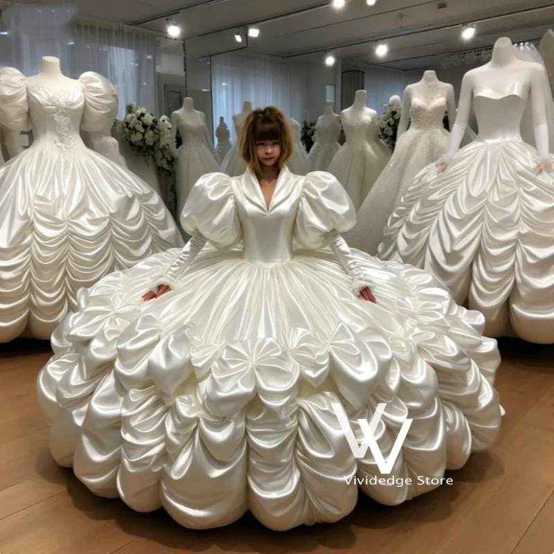 Viktorianisches elfenbeinfarbenes Satin-Abschlussballkleid mit V-Ausschnitt, mittelalterlichen Puffärmeln, dramatischem Kostüm, für besondere Anlässe, Bühnenabendkleid, maßgeschneidert