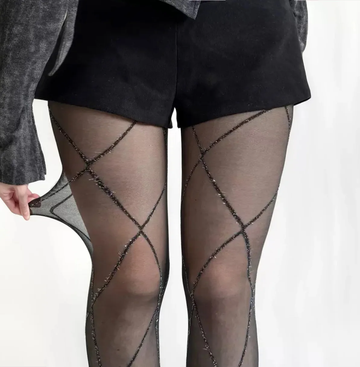 

Сексуальные колготки-чулки в стиле ретро с ромбовидной сеткой и блестящей линией, серебристые шелковые колготки для женщин, утягивающие чулки-колготки
