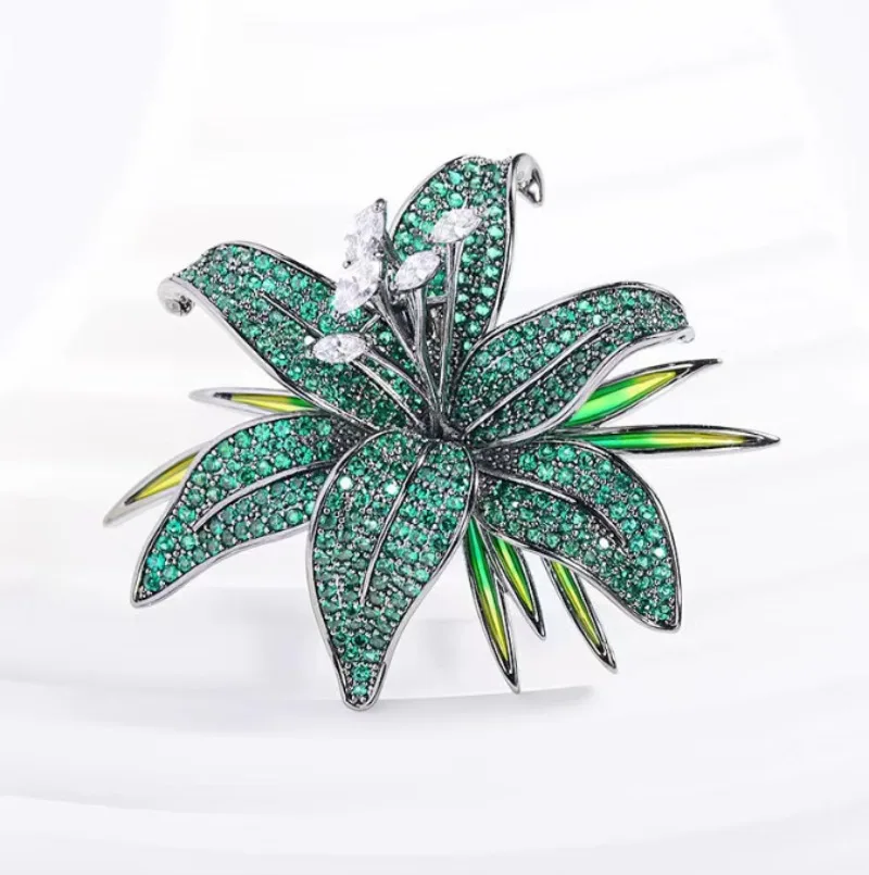 Luxury Lily Crystal Sparkling Corsage Versatile Collar Pin Accessories Anti-exposure Brooch