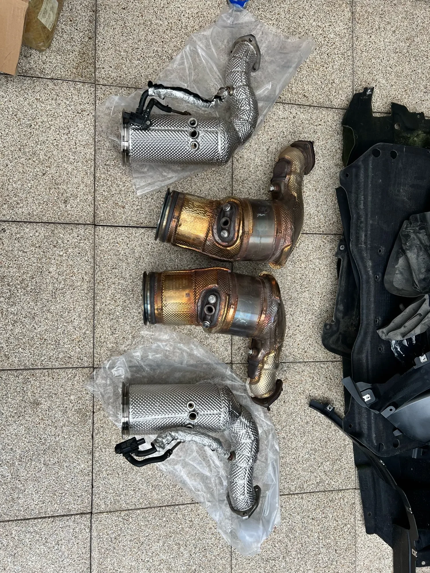 Auspuffanlage für Lamborghini Urus 4.0T V8 2018+ Catback-Schalldämpfer mit Klappen und Fernbedienung, Edelstahl SS 304 Auspuffrohre – Detail 13