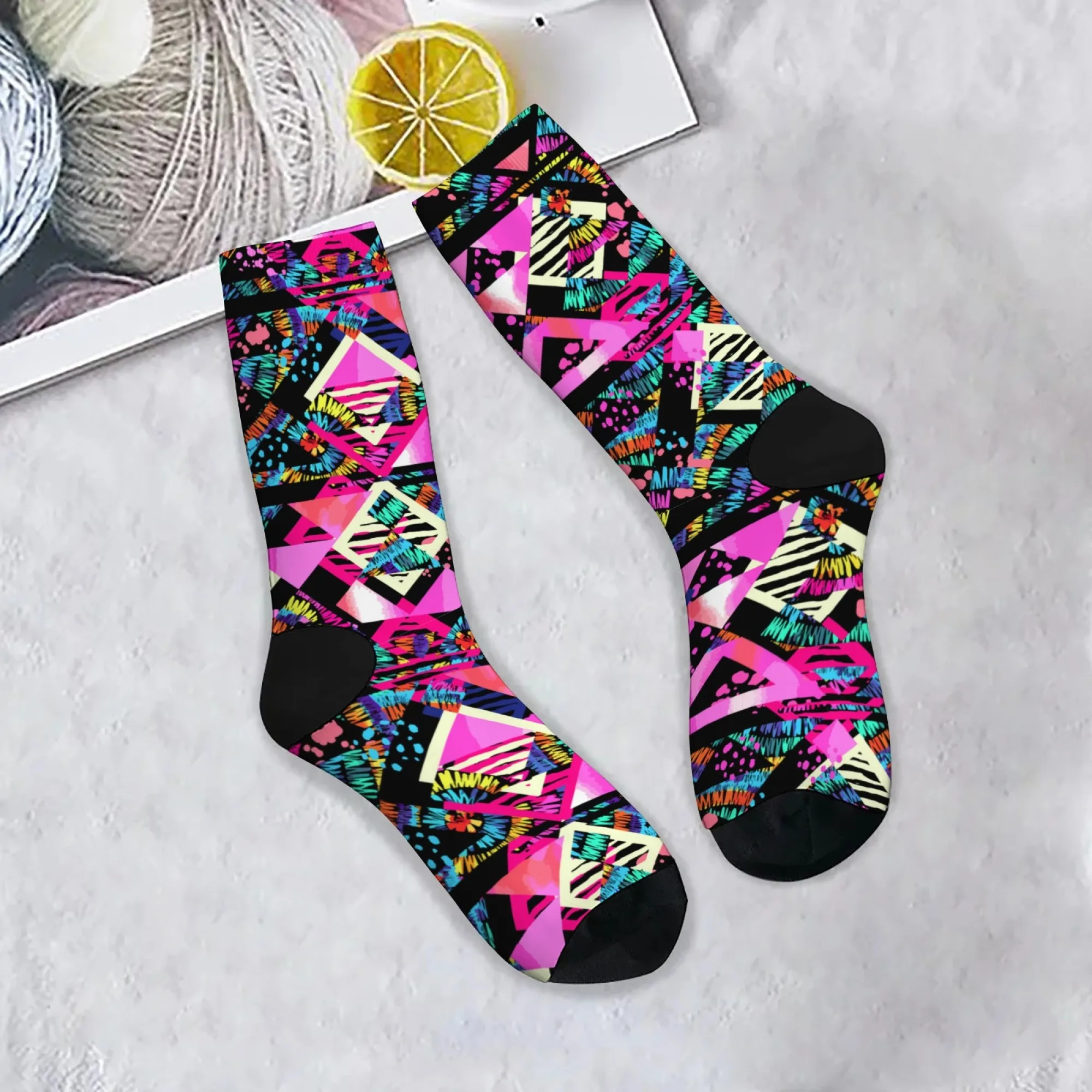 

Abstract Geometric Art Men's Socks Comfortable Breathable Outdoor Casual Sports Socks Crazy Street Hip-Hop Retro Trend Socks