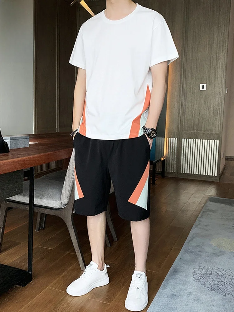 

Повседневный комплект из футболки и шорт для мужчин: модная летняя спортивная одежда, шорты длиной до колена, смесь полиэстера, нейлона и спандекса