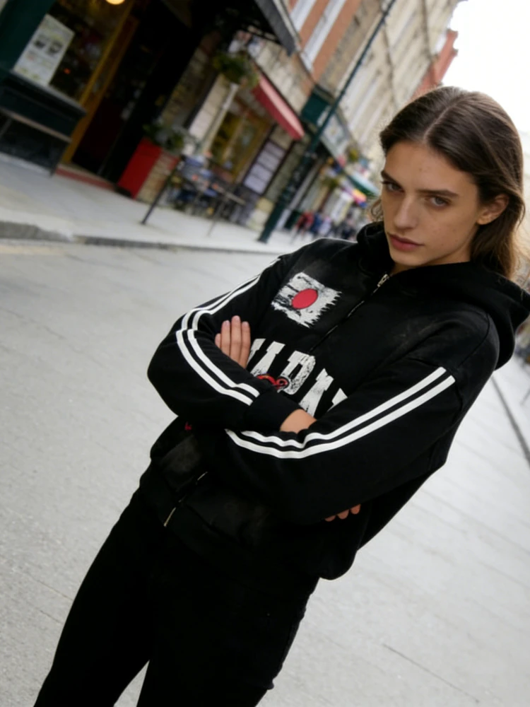 

American long sleeved hoodie with letter print dark gothic sportswear jacket street sticker spray printed clothing