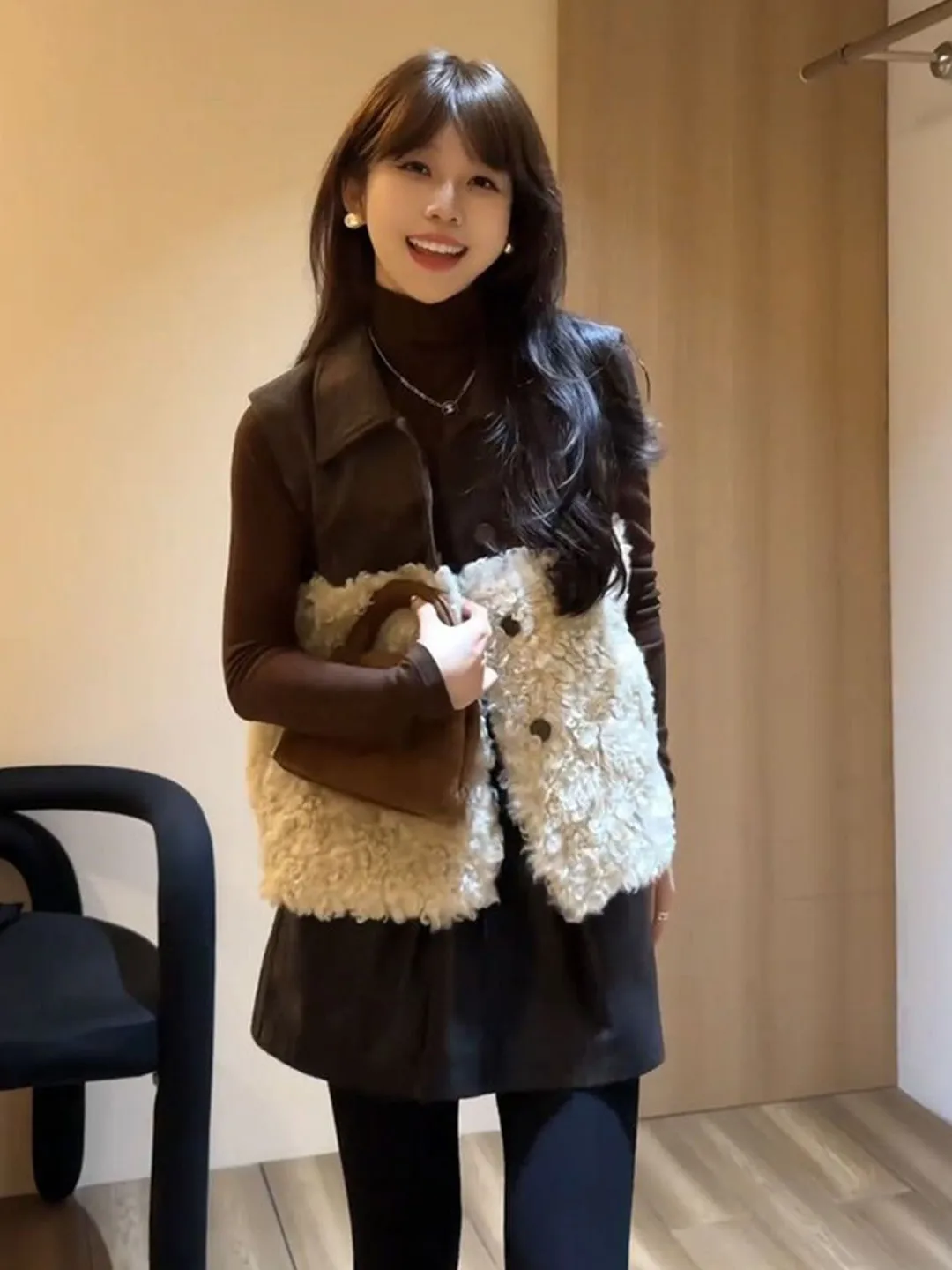 Small Fragrance Style Women's Autumn Winter 2025 New Lamb Fur Vest High Collar Base Shirt Half Skirt Fashion Set Luxury Wind