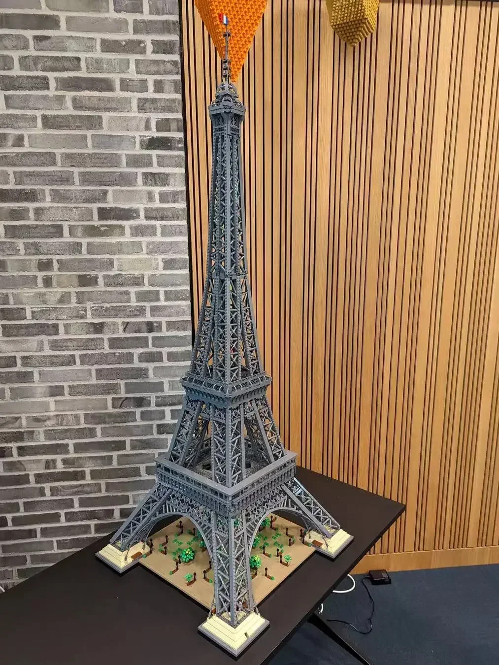 

10001PCS 1.5M compatible model brick Paris architecture birthday children's gift toy 10307
