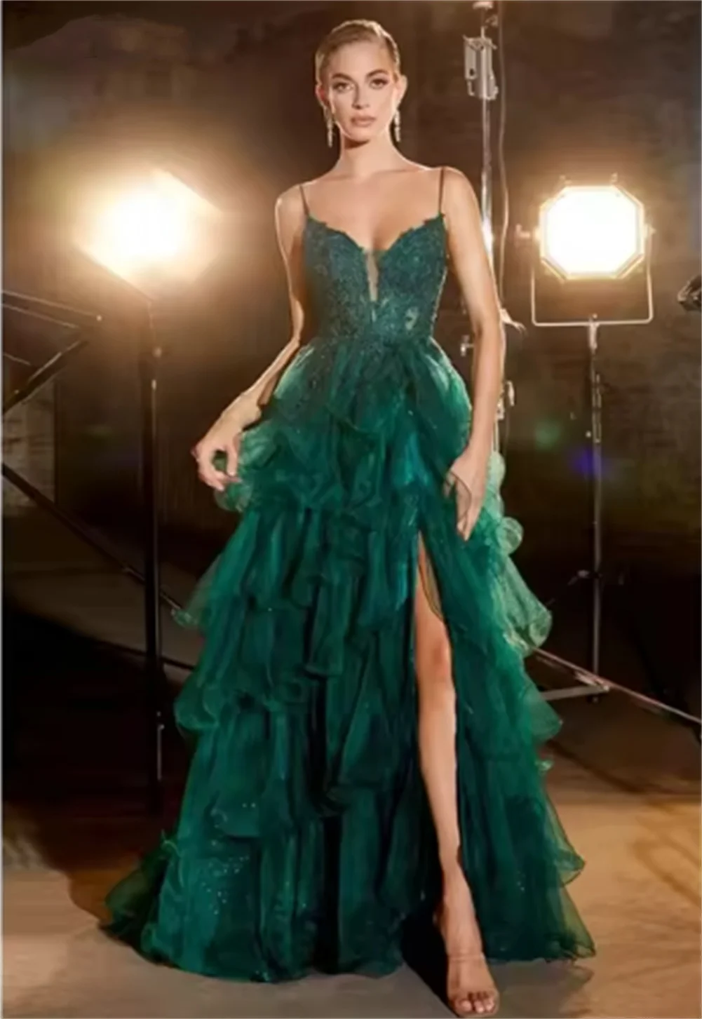 Kant borduurwerk rand krul lange galajurk donkergroen meerlaags vestido de noche sexy spaghetti gelaagde avondfeestjurk