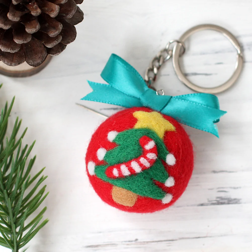 

DIY Wool Felt Christmas Keychain Kit Reindeer Tree for Purse Charm Backpack Car Key Holder Holiday Accessory Reindeer Keychain