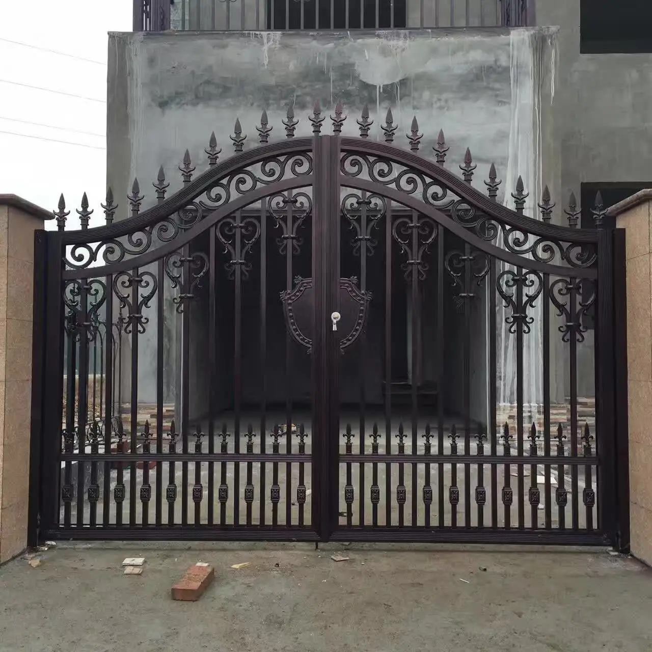 Customization High-Quality Aluminum Swing Gates for Driveways - Latest Automatic Garden Main Gate Design at Competitive Prices