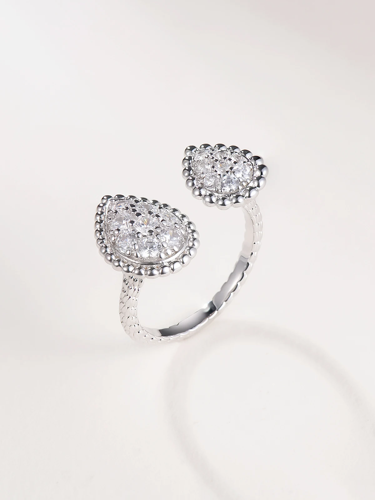 TYYL High Quality Hot Trend Brand Luxury Jewelry Lady Gift Crown Designed Water Drop Bead Diamond Ring Party Banquet Accessories