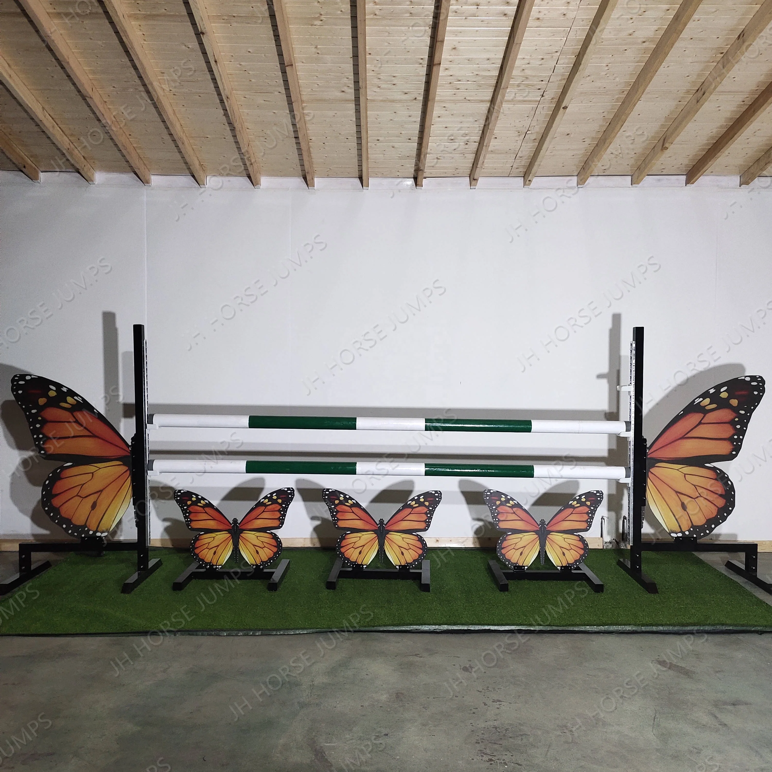 

Horse Jumps Wooden Poles Steel Keyhole Tracks Horse Show Jump