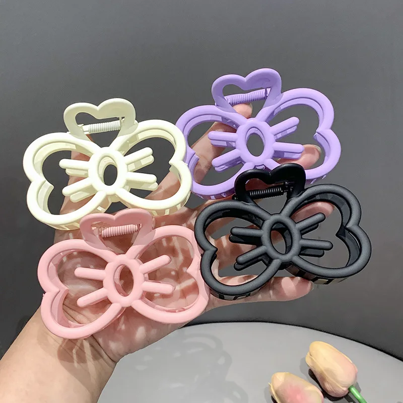 

1PC Cute Bow Hair Clip for Girls Shark Clip for Thick Hair Hair Claw Accessory for Back of Head Simple Stylish Hair Accessories