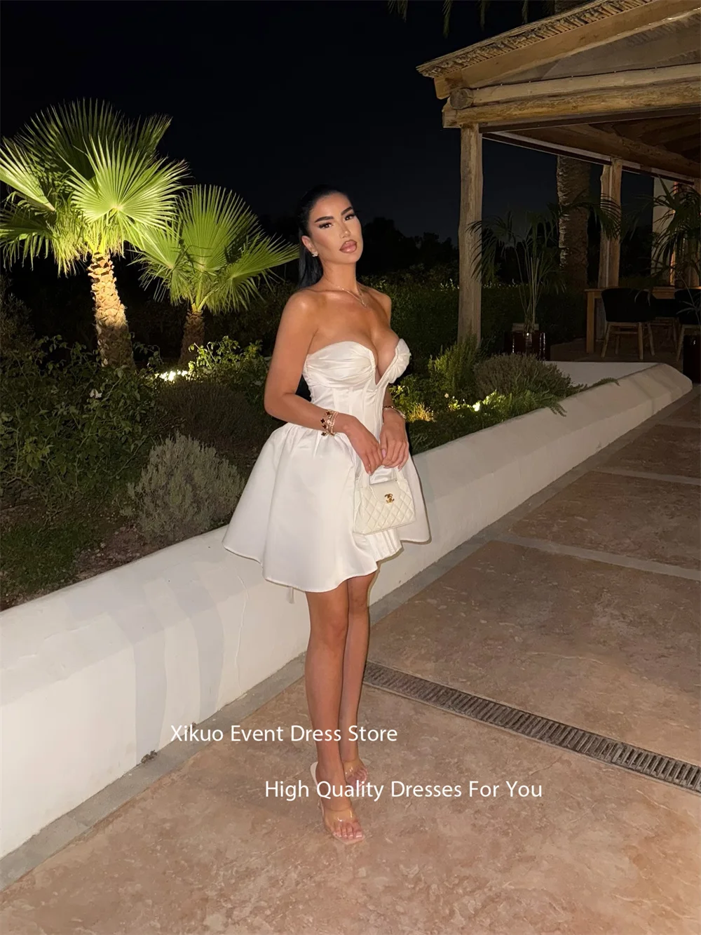 Xikuo Kelderen V-cut Trouwjurk Mouwloze Mini Lengte Vestidos De Novia Sweetheart Hals Bruidsjurken Voor Meisje Aangepaste