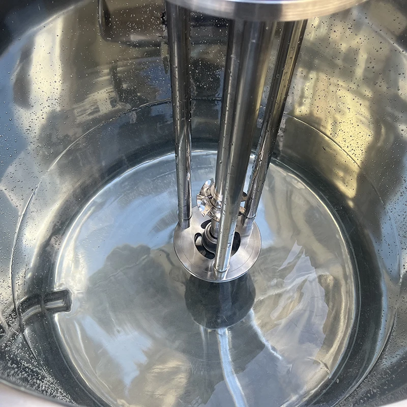 Miscelatore emulsionante omogeneizzante per crema cosmetica ad alto taglio con sollevamento elettrico mobile