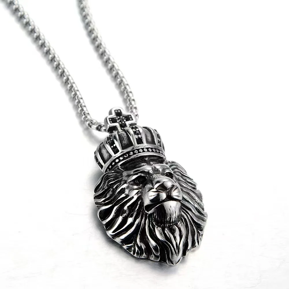 Retro Crown Lion Head Pendant Necklace, Unique, Casual, and Stylish Necklace for Europe, America, Japan, and Korea.