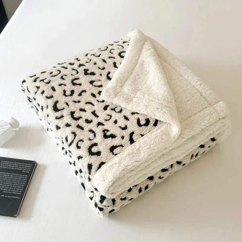 leopard print Blanket Modern Printed Anime Furry Custom Luxury Plush Blankets Throw Baby Winter Fleece Microfiber Fabric