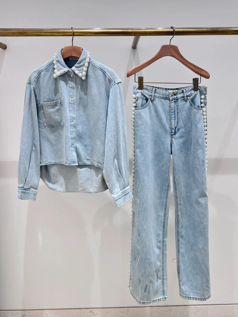 

Весна 2025 HEIDD, украшенный жемчугом, джинсовый комплект из джинсовых брюк с широкими штанинами, женский модный повседневный хлопковый комплект с длинными светями на пуговицах