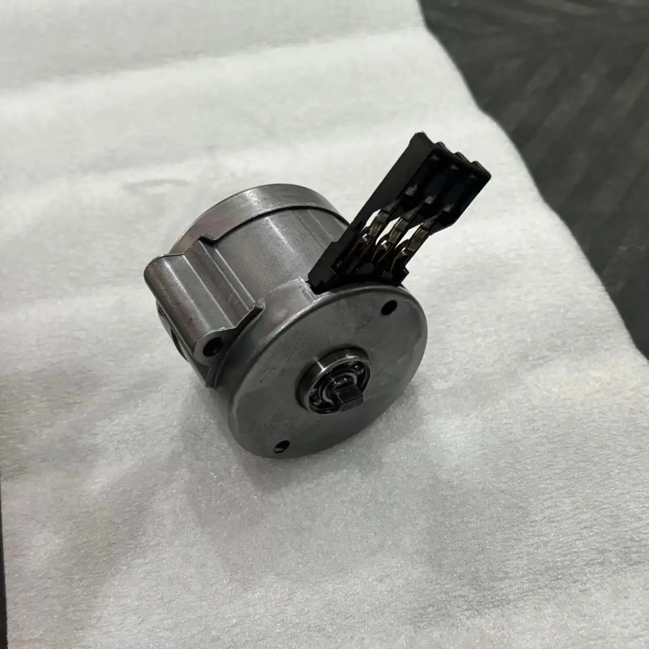 

Шаговый двигатель трансмиссии 0AM DSG7 подходит для AUDI VW SEAT DQ200 0AM325583E