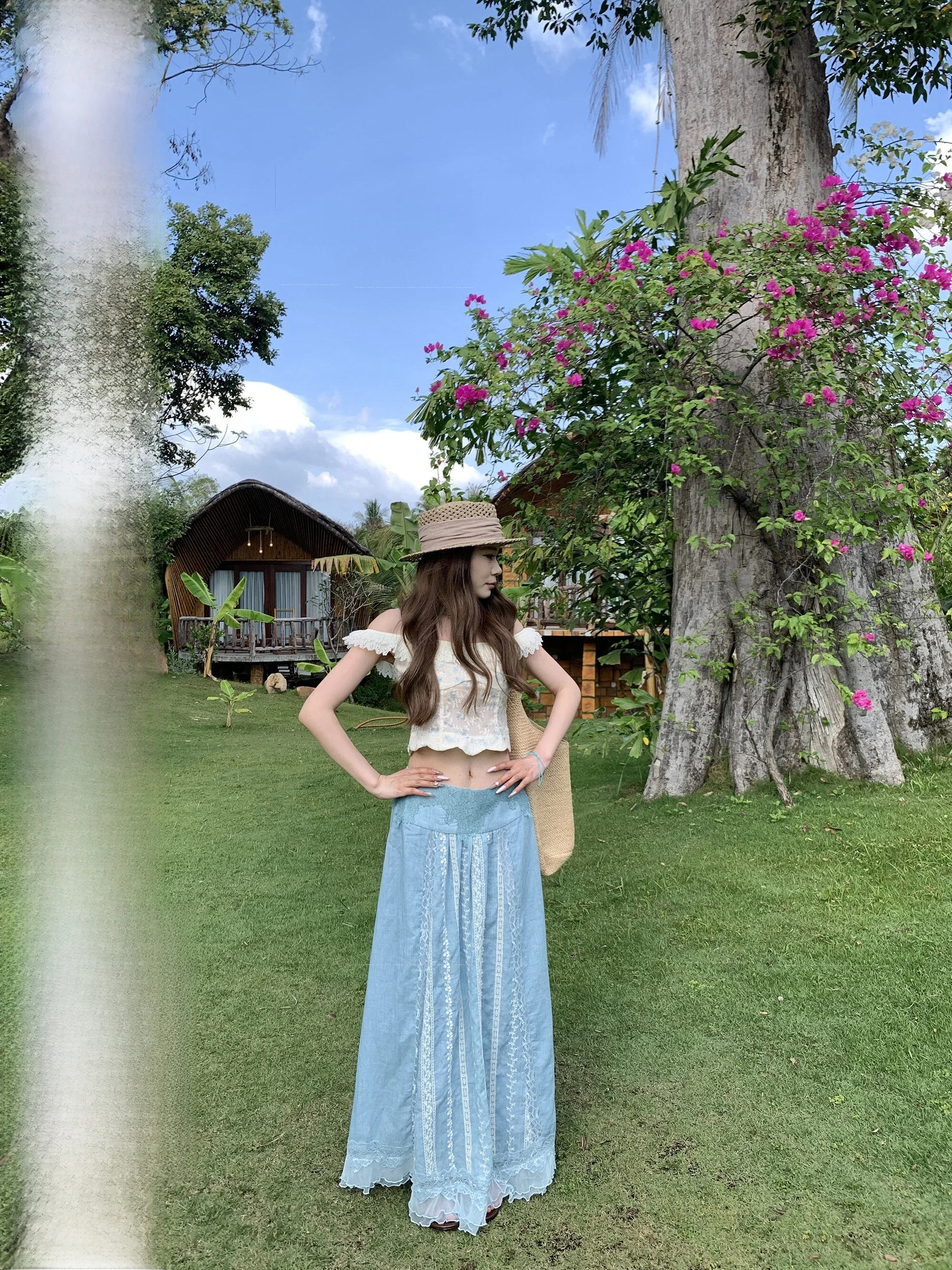 

Комплект Miaohome: Топ на одно плечо с вышивкой колокольчиков и кружевом, синяя кружевная юбка — праздничный модный наряд