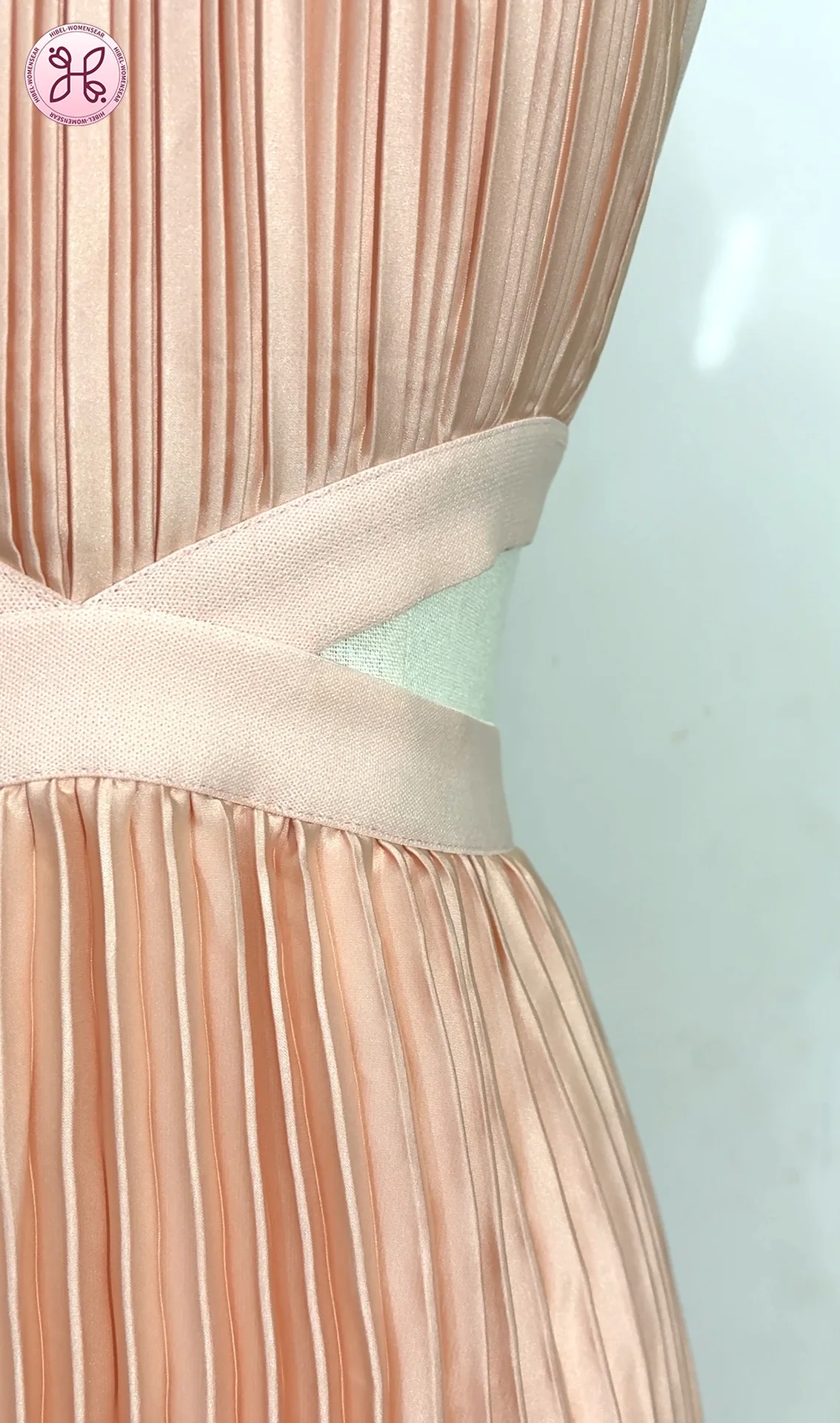 Vestido maxi sexy rosa recortado – vestido plissado sem costas com decote halter (roupa feminina para férias e festas à noite)