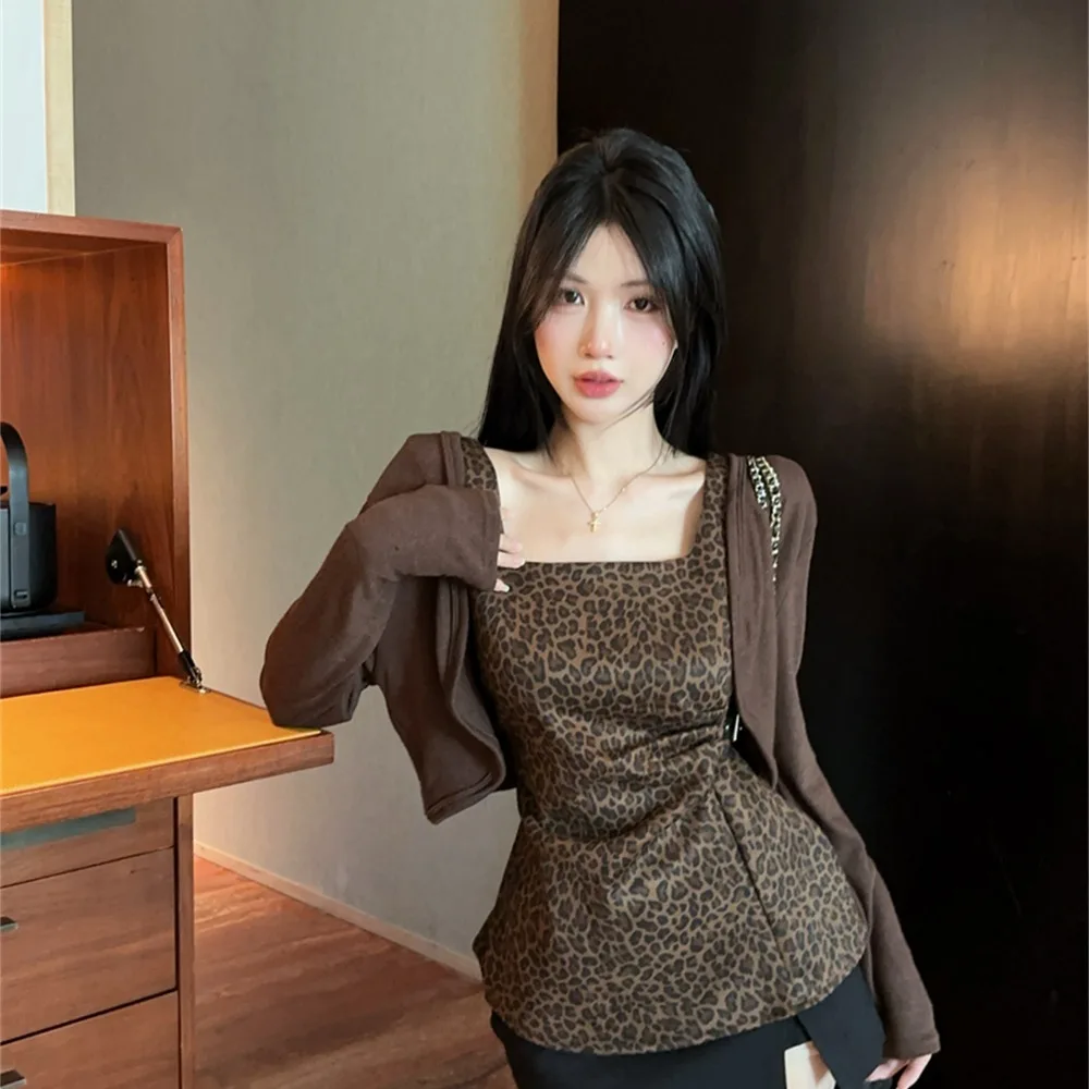 Pure Desire Autumn Winter Leopard Print Crop Top And Vest Two Piece Set Long Sve Square Collar Spicy Girl Sle Faionable
