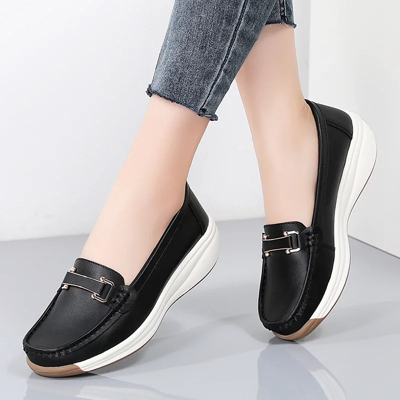 luxury Brand Female Slip-on Loafers Ladies Flat Shoes Designer Shoes Women Sneakers Chaussure Femme Round Toe Women Casual Shoes